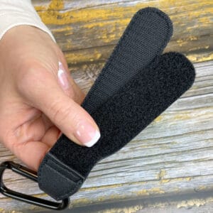 Karabinhage med velcrobeslag