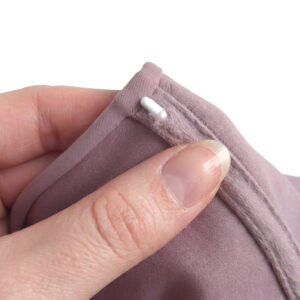 The Bra Patch – Når bh-bøjlen stikker ud