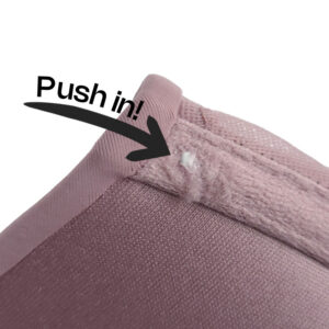 Alternative view of The Bra Patch – Når bh-bøjlen stikker ud